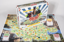 Le plateau de Vizit déplié, la carte du Tarn, avec la boîte et les paquets de cartes